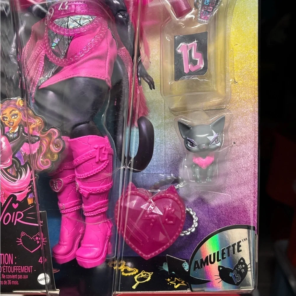 Monster High Catty Noir in Pink and Black